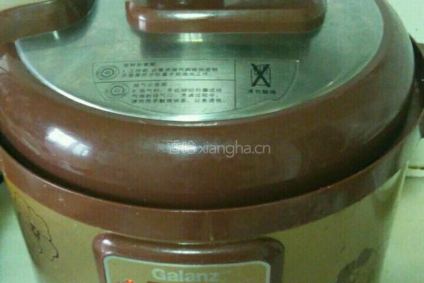 电饭煲腊肉饭的做法图解6