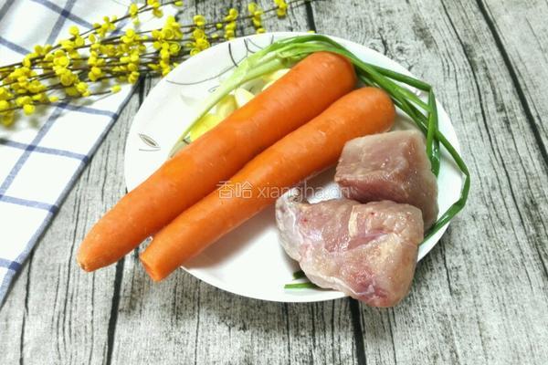 胡萝卜炒肉的做法图解1
