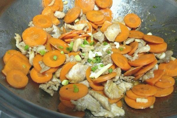 胡萝卜炒肉的做法图解8