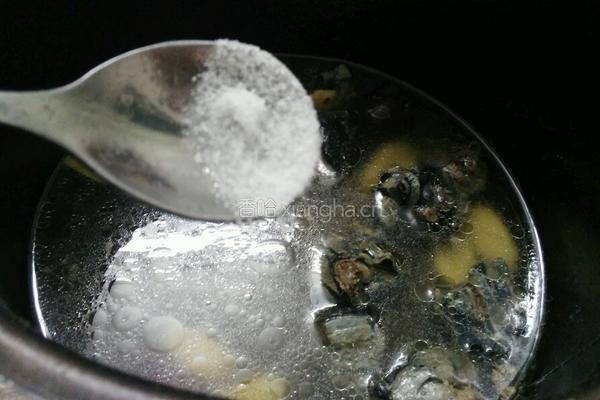 黄芪乌鸡汤的做法图解6