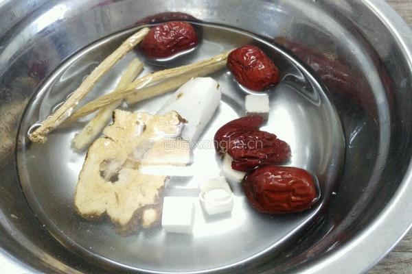 七味乌鸡汤的做法图解2
