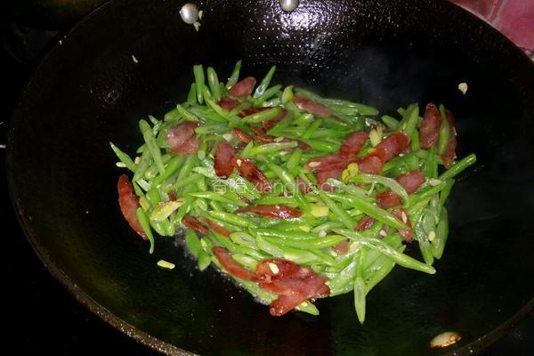 腊肠炒豆角的做法图解6