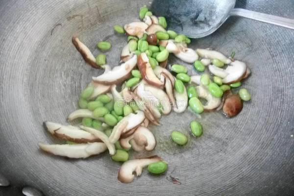 生汆丸子三鲜汤的做法图解3