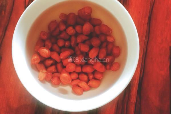 红枣花生煲鸡爪的做法图解2