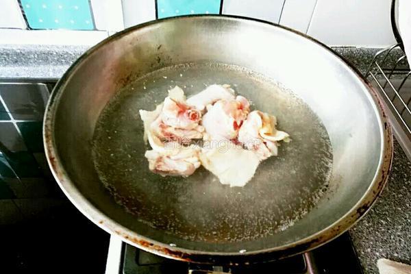 香菇炖鸡的做法图解3
