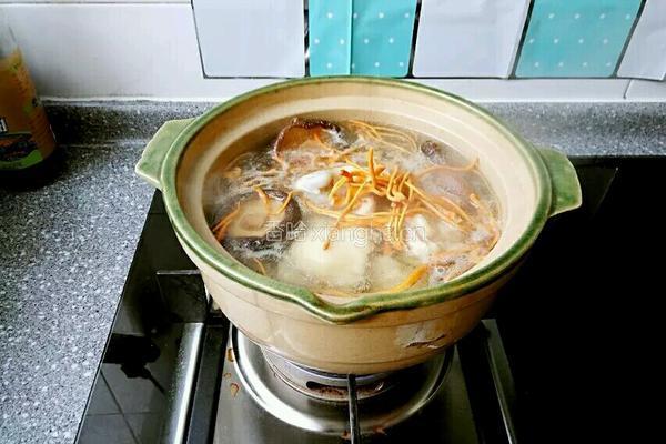 香菇炖鸡的做法图解4