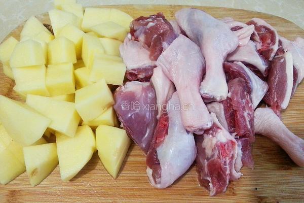 鸭腿炖土豆的做法图解2