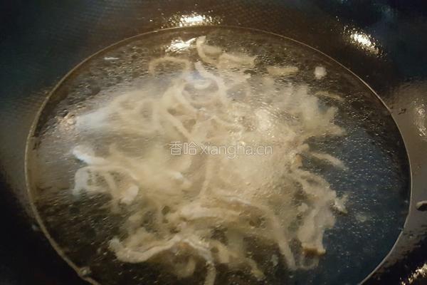 金针菇肉汤的做法图解6