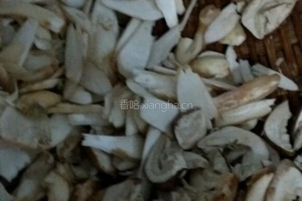 辣椒炒巴西菇的做法图解1