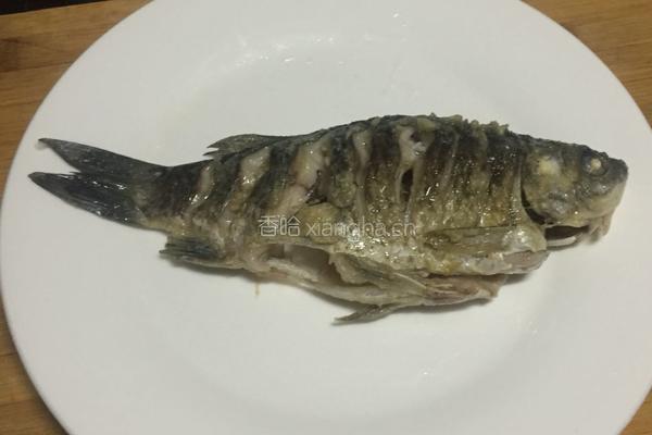 酸菜鲫鱼的做法图解6