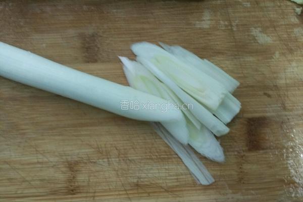 大葱炒猪肝的做法图解2