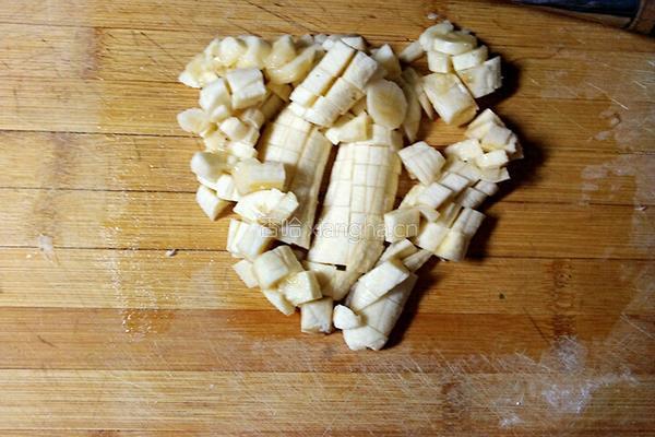 香蕉糯米饼的做法图解3