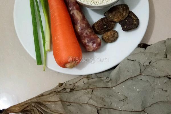 软糯清香荷叶饭的做法图解1