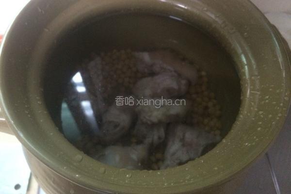 猪蹄黄豆汤的做法图解5