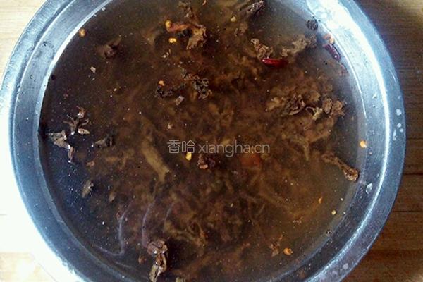 梅干菜炒鸡蛋的做法图解2