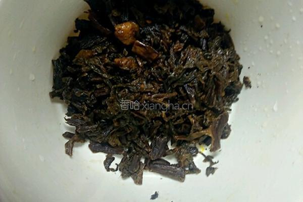 梅干菜炒鸡蛋的做法图解3