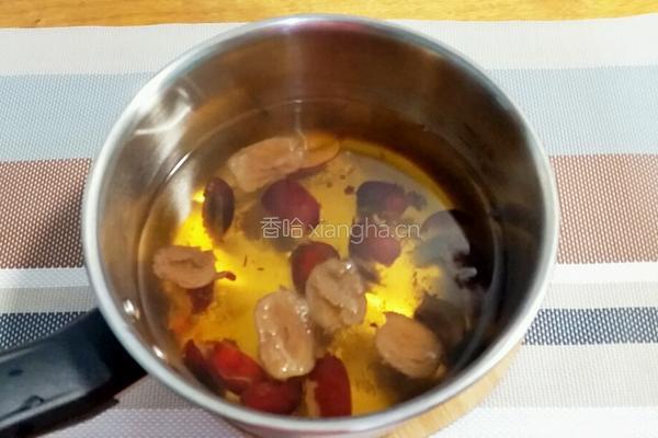 红枣桂圆鸡蛋汤的做法图解4