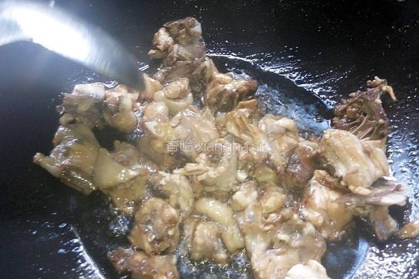 鸡骨架炖土豆的做法图解8