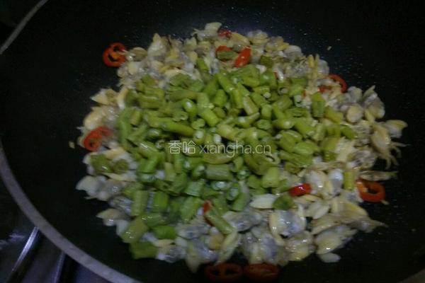 蚬肉炒豆角的做法图解9