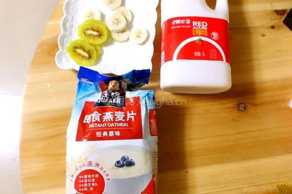 酸奶燕麦的做法图解1