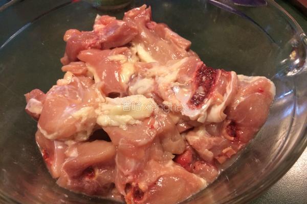 粉蒸鸡块的做法图解1