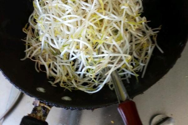 醋溜豆芽的做法图解5