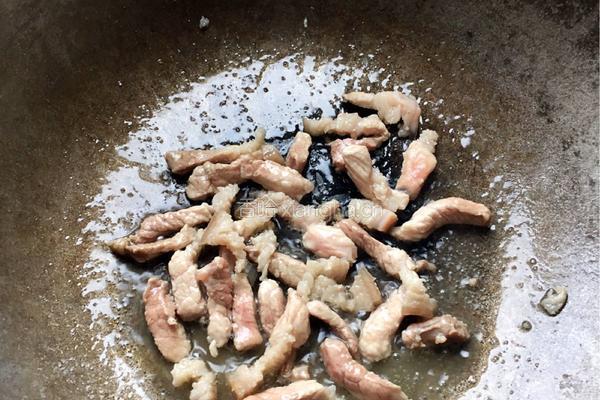 西兰花炒猪肉的做法图解2
