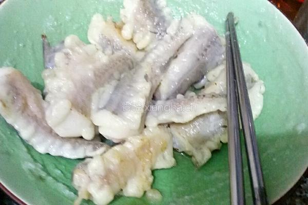 椒盐九肚鱼的做法图解7