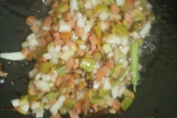 火腿青豆炒玉米的做法图解3