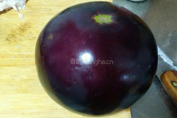 猪肉烧茄子的做法图解1