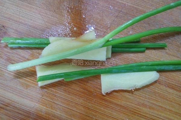 野生鲫鱼豆腐汤的做法图解2