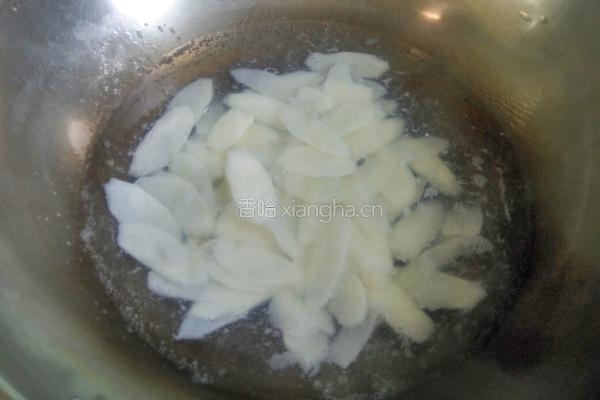 山药木耳炒肉片的做法图解3