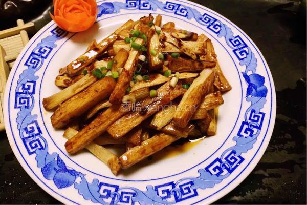 油焖茭白的做法图解1