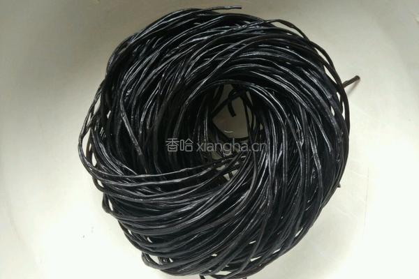 凉拌蕨根粉丝的做法图解1