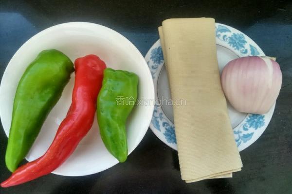 素炒豆腐皮的做法图解1