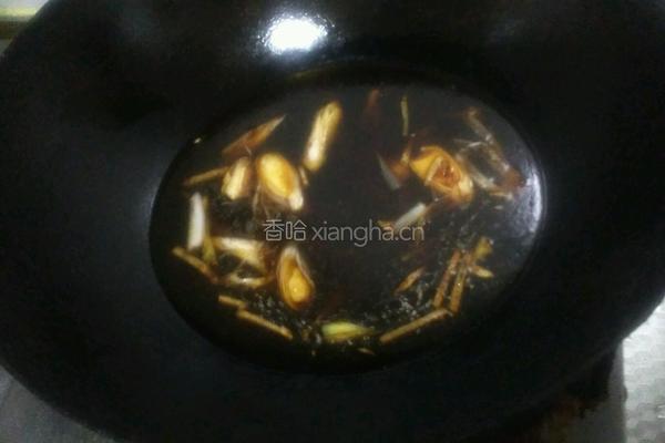 扒肘子的做法图解11