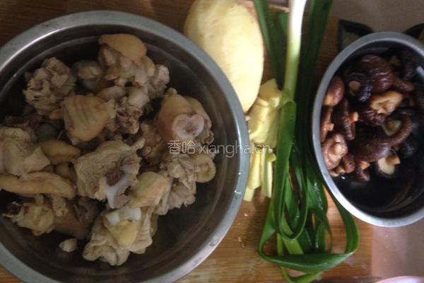香菇土豆焖鸡块的做法图解4