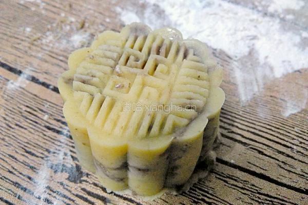 广式豆沙蛋黄月饼的做法图解20