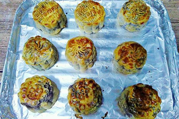 广式豆沙蛋黄月饼的做法图解24