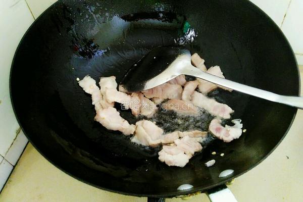 五花肉炒红彩椒的做法图解5