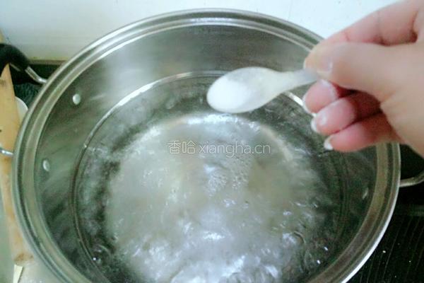 西红柿炒蘑菇鸡蛋浇汁手擀面的做法图解18