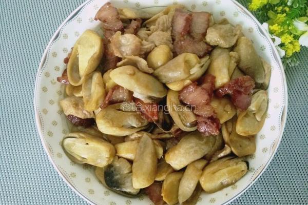 瘦肉腊肉炒草姑的做法图解9