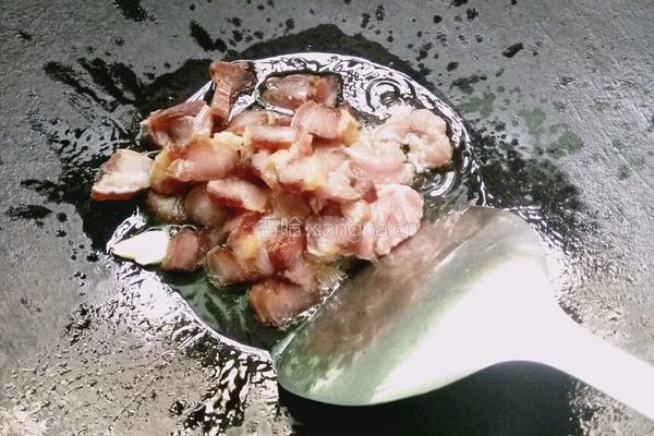 瘦肉腊肉炒草姑的做法图解7