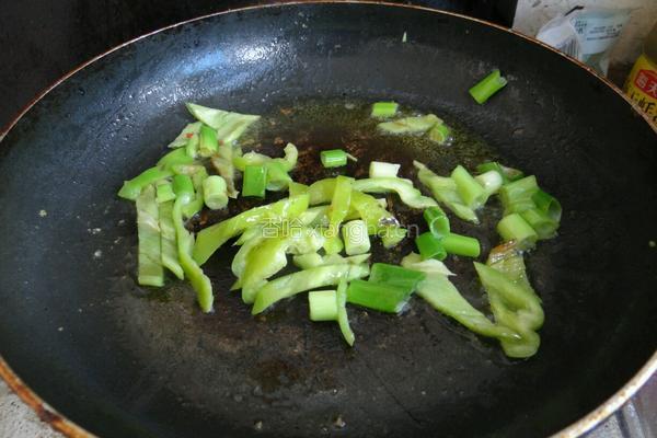 西红柿炒苦瓜的做法图解4