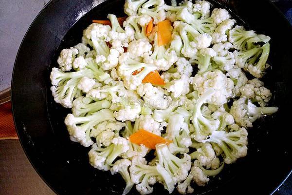 风味炒菜花的做法图解5