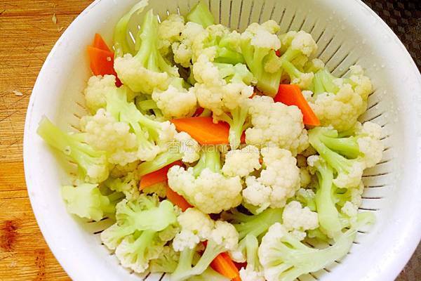 风味炒菜花的做法图解6