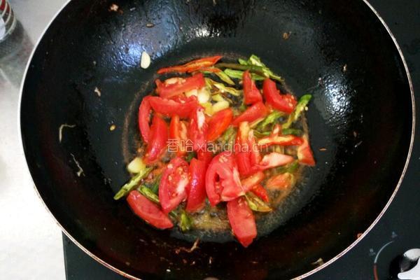 茄子炒西红柿的做法图解4