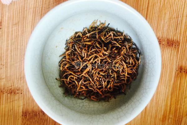 炼乳奶茶的做法图解1