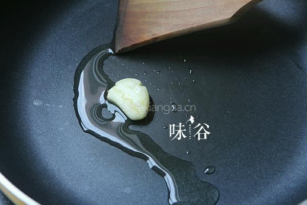 火腿肠炒榨菜的做法图解2