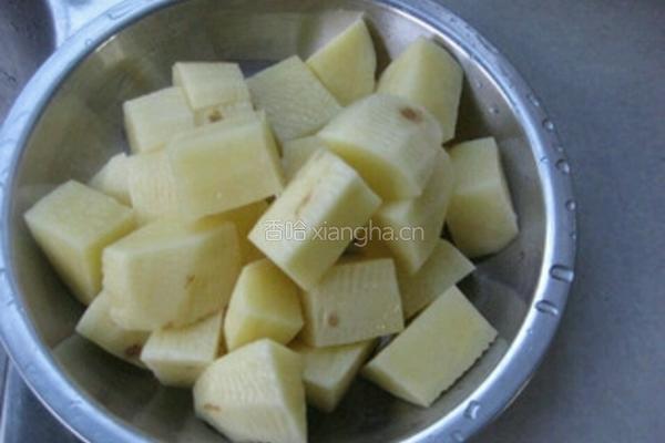 土豆炒鸡的做法图解2